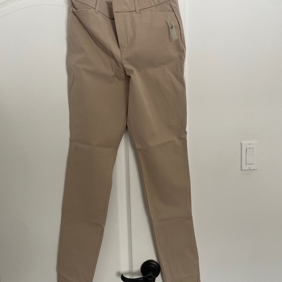 Old Navy High Rise Pixie pants size 6 - Picture 1 of 2